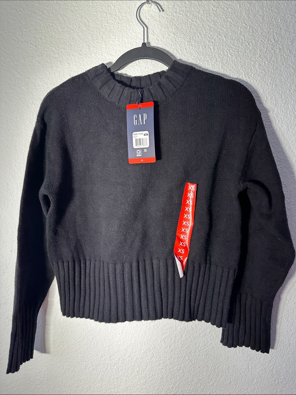 GAP Women's Black Crewneck Sweater with Ribbed Hem